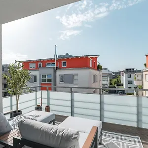 Apartment Deluxe 2 Schlafzimmer - Aufzug - Kostenlos Parken - Balkon - Messe Flughafen, Leinfelden-Echterdingen